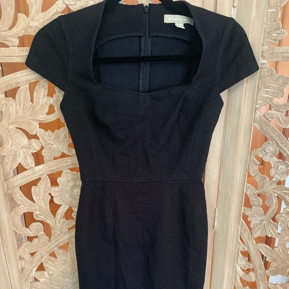 Banana Republic Dresses & Skirts - Banana Republic Sheath Dress